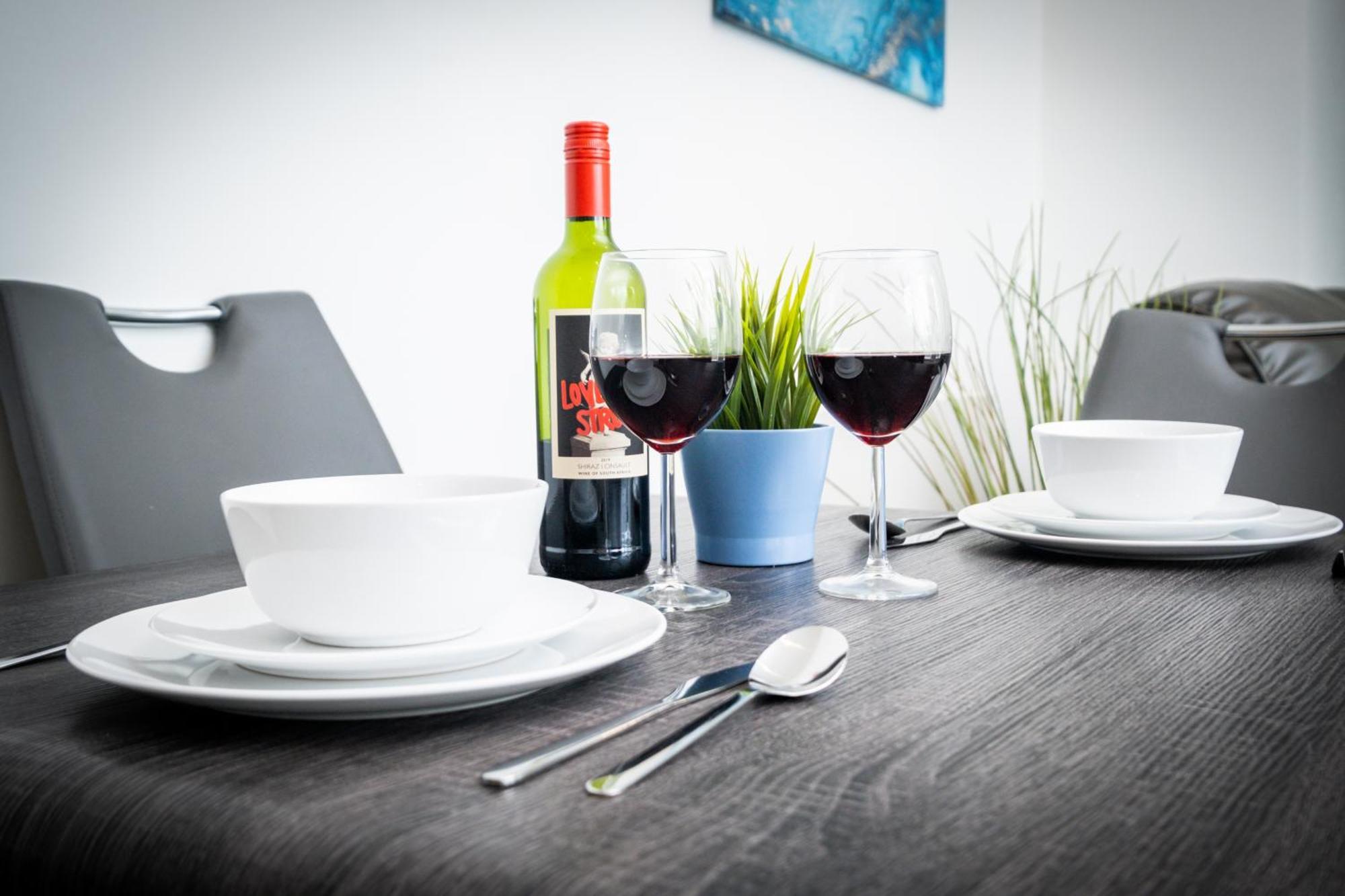 Pluxa Blue Sapphire Luxury Stay Free Parking Free Wifi - Walk Everywhere, Travel, Biz, Leisure Birmingham Exterior photo